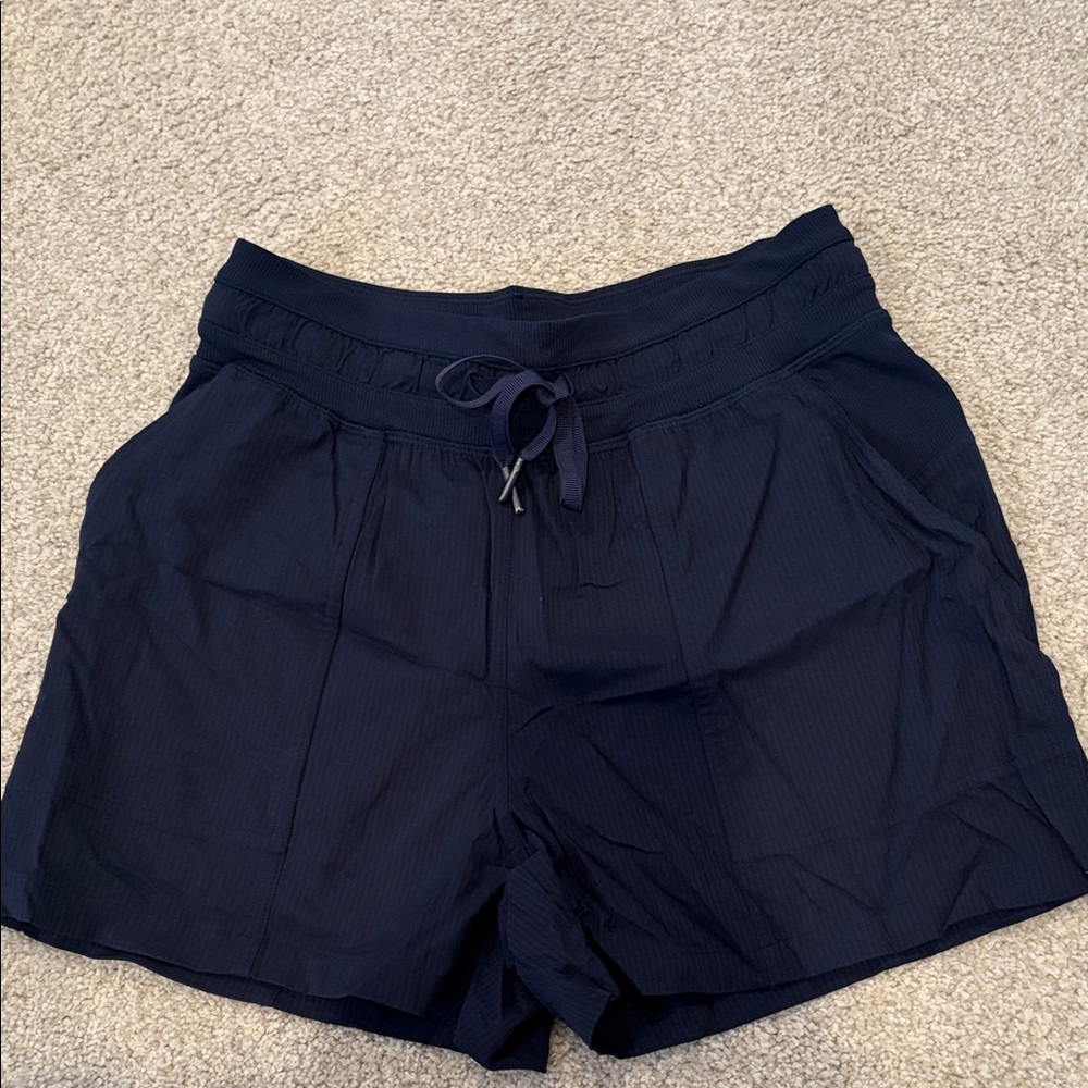 Lululemon Dance Studio short size 4